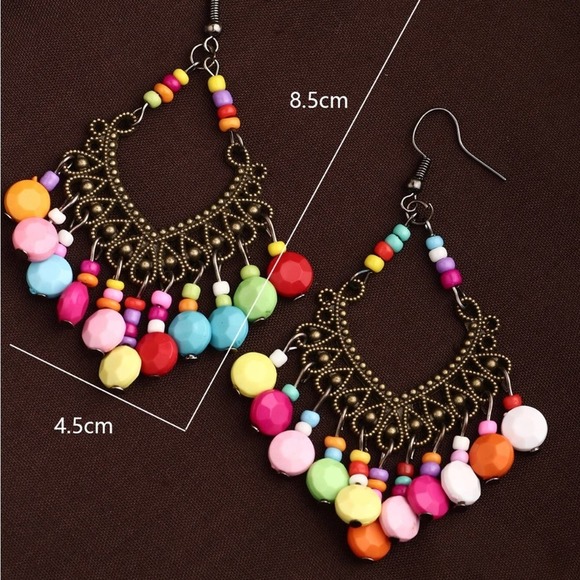 BOLLYWOOD colorful beaded hollowed out brass chandelier earrings - Picture 3 of 4